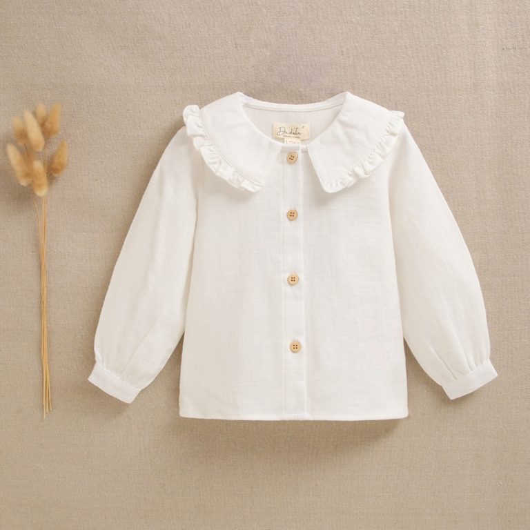 Blusa de niña blanca con cuello Peter Pan