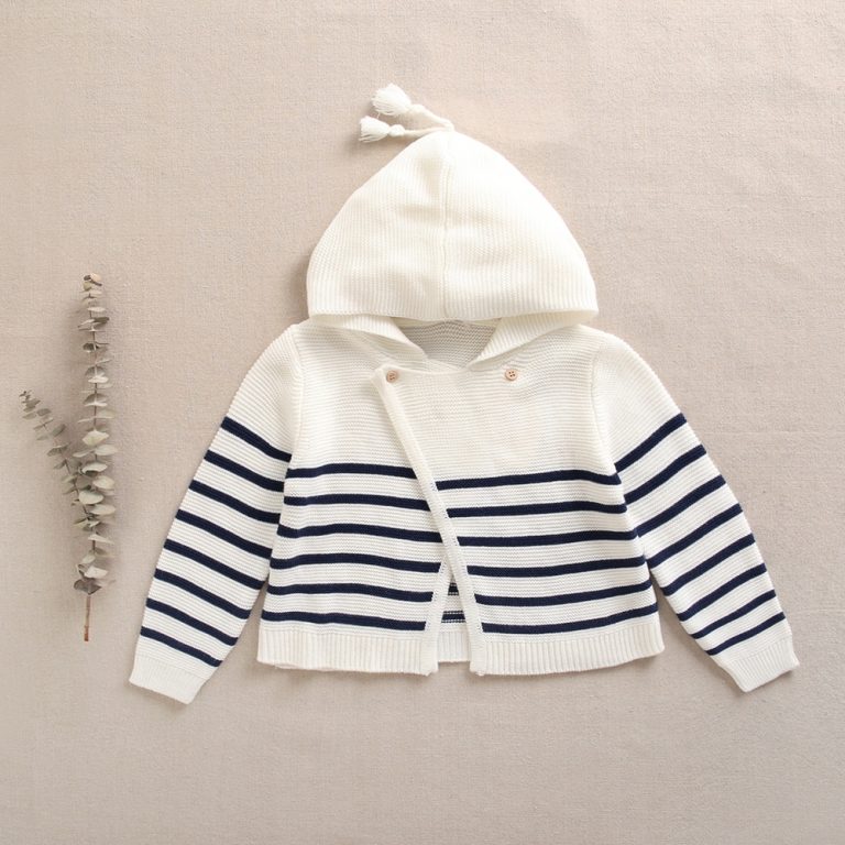 Chaqueta de bebé de rayas azul marino con capucha