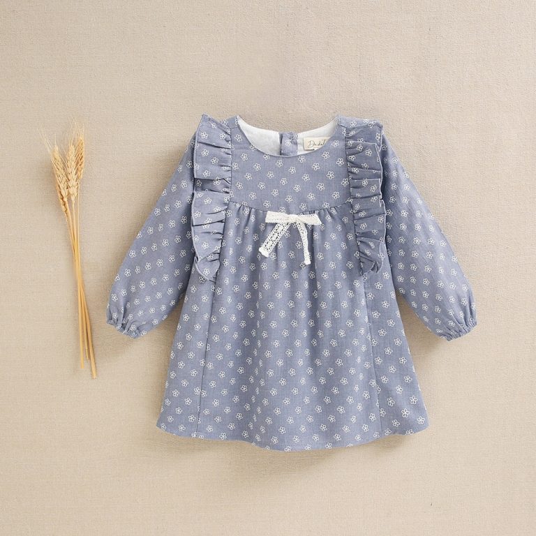 Vestido de bebé niña azul con flores blancas 
